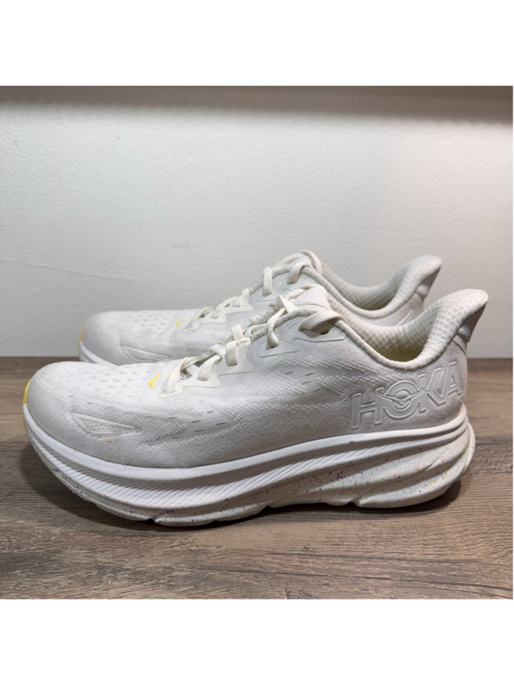 HOKA Clifton 9 Running Shoes White Yellow Athletic Sneakers Men’s Size 8D US - Picture 5 of 12